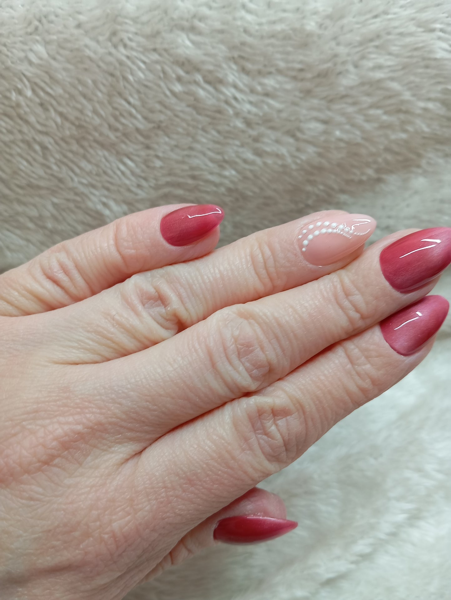 Press on Nails Rouge Perle Amande Courte | Faux Ongles Fait Main Rouge Nacré – Claé&Co