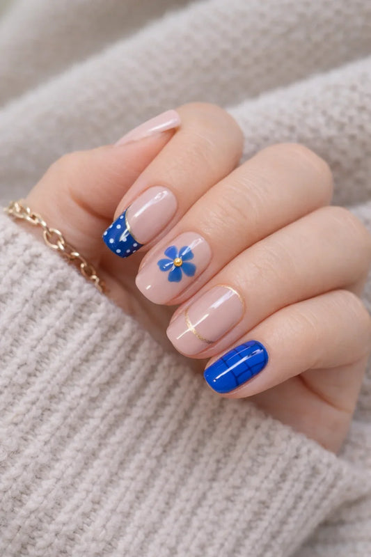 Kit Press-on Nails Bleu Royal Fleur et Détails Dorés