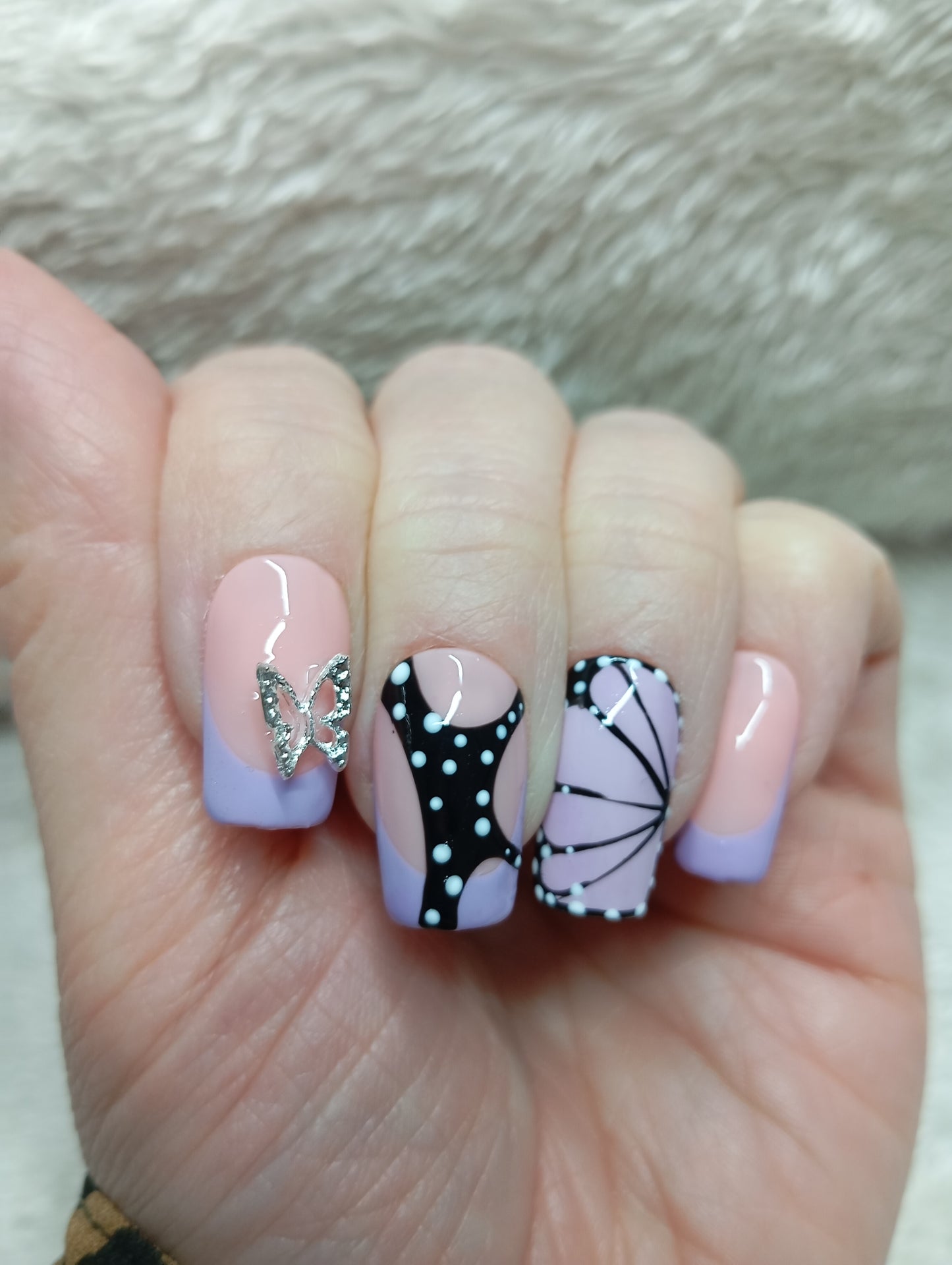 Press on Nails Butterfly Lilas Carré Moyen | Faux Ongles Fait Main Papillon Lilas – Claé&Co