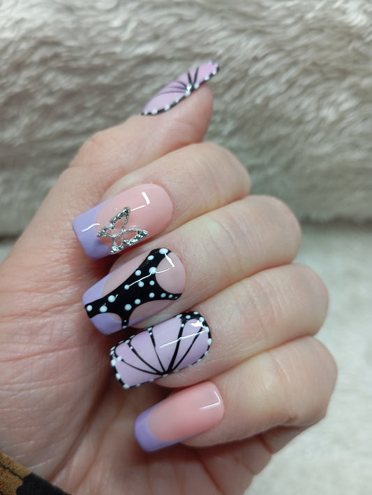 Press on Nails Butterfly Lilas Carré Moyen | Faux Ongles Fait Main Papillon Lilas – Claé&Co