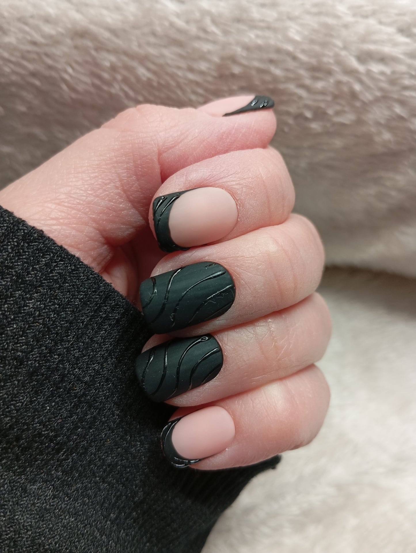 Press on Nails Midnight Nude Carré Court | Faux Ongles Fait Main Élégance Graphique – Claé&Co